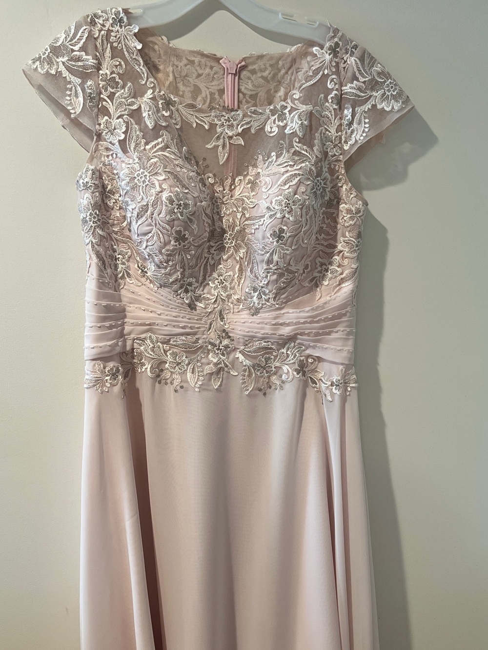 Blush Pink Lace Formal Dress – Approx. Size 12 – Beautiful Layered Skirt.